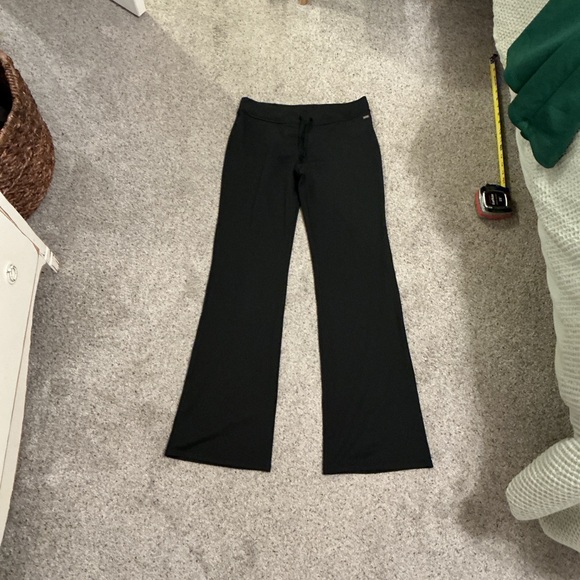 New Vuori Halo Low Rise Slim Flare ~ Black - Picture 7 of 14